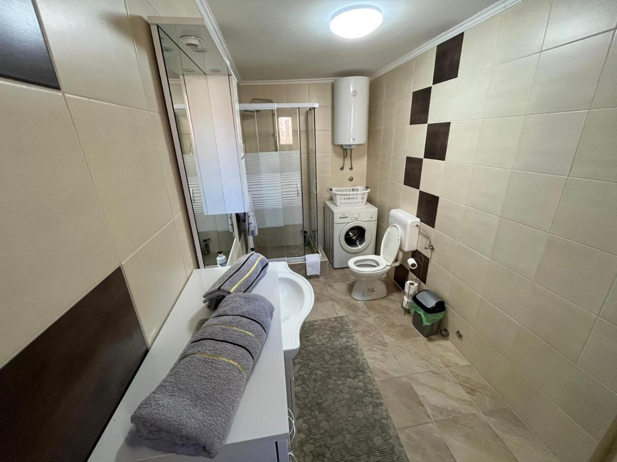 Old Town Apartment *